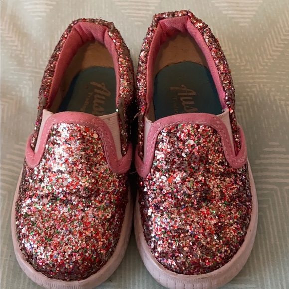 Austin Clothing Co. Other - Glitter slip ons